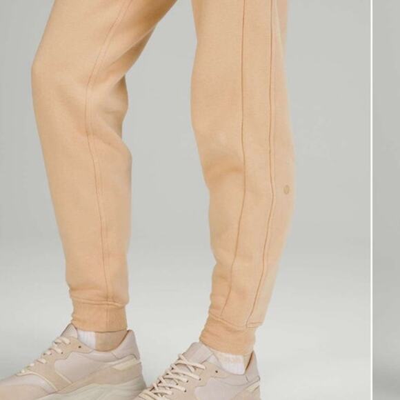 Lululemon Scuba High-Rise Jogger Pecan Tan size 2 - Picture 4 of 10